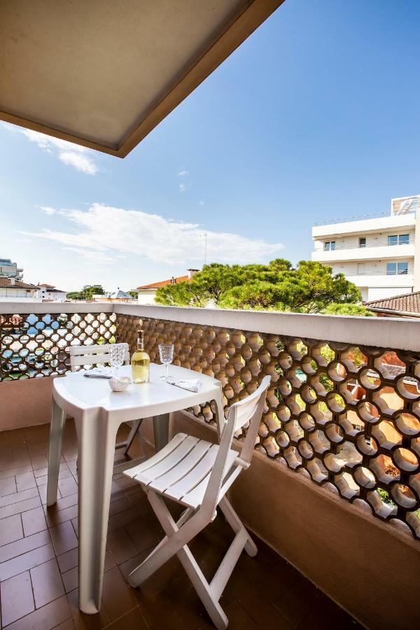 Condominio Italia Lignano Sabbiadoro Exterior foto